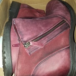 Earth Booties Size 9.5W